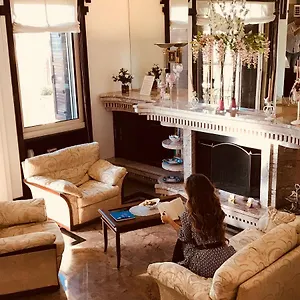 *** Bed & Breakfast La Maison Royale Bb Italy